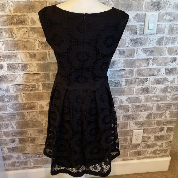 New York & Company sleeveless party dress. Size 4. Black with lace overlay. - Picture 7 of 16